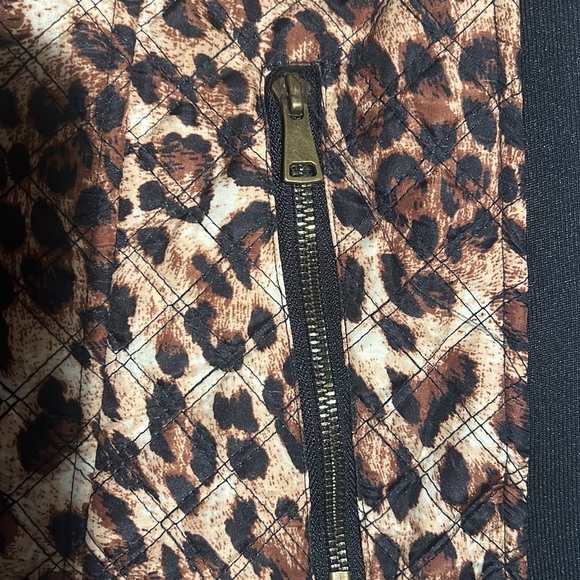 ⬇️New Direction Curvy Vest - Picture 4 of 6